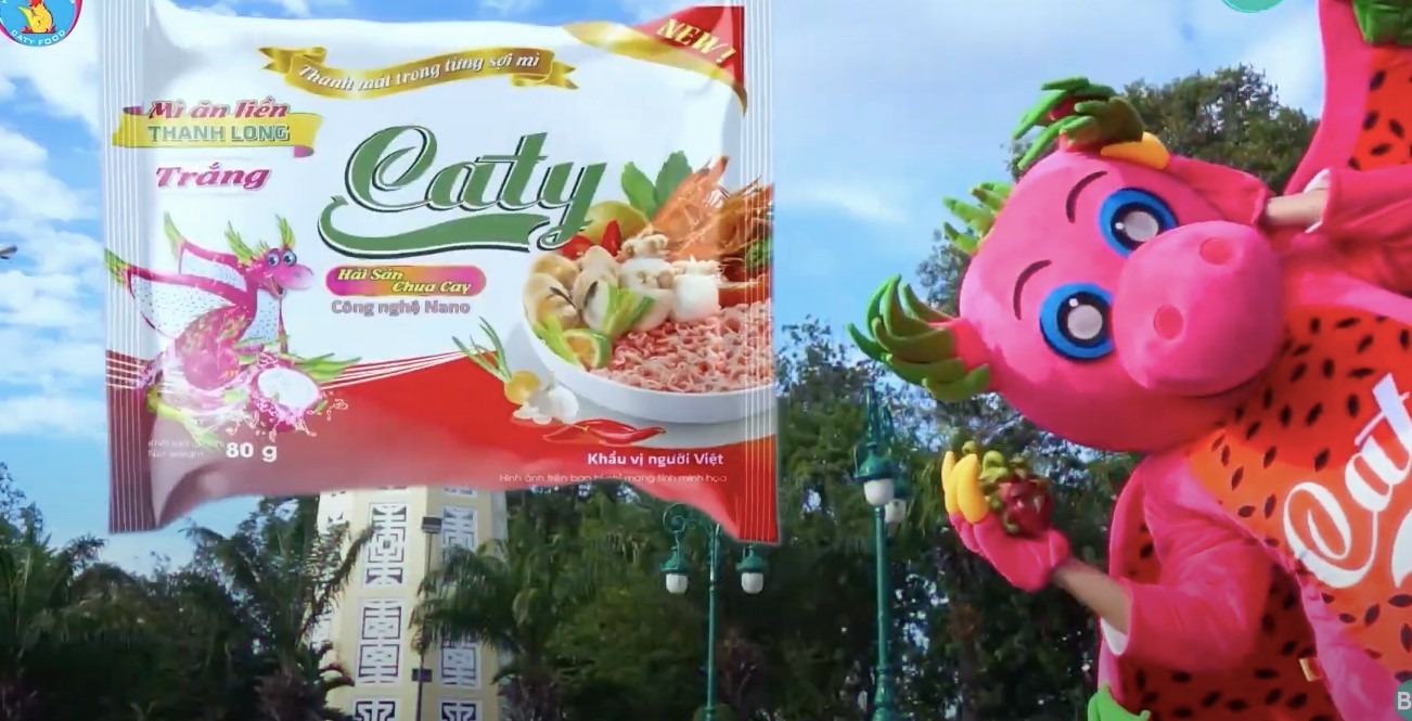 Bỗng dưng nổi tiếng, hãng sản xuất mì thanh long quá tải đơn, "cháy hàng" trên Shopee, 200 nhân công phải tăng ca ngày đêm